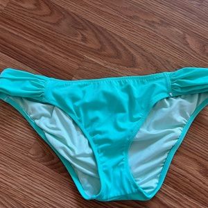 Size M bikini bottoms